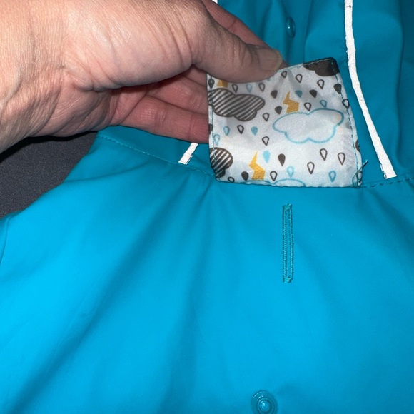 Pet rain jacked with hood - Picture 7 of 13